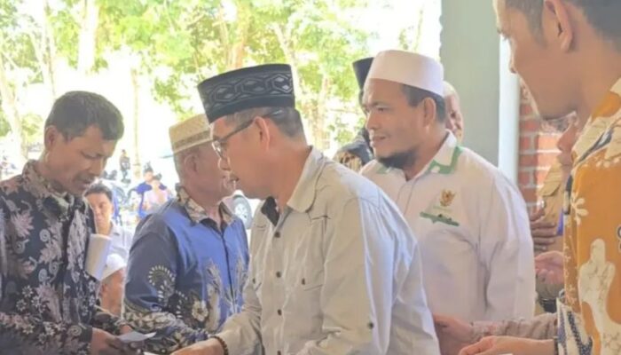 Bupati Salurkan Bantuan Rp1 Juta Per Orang Melalui Program Paluta Peduli