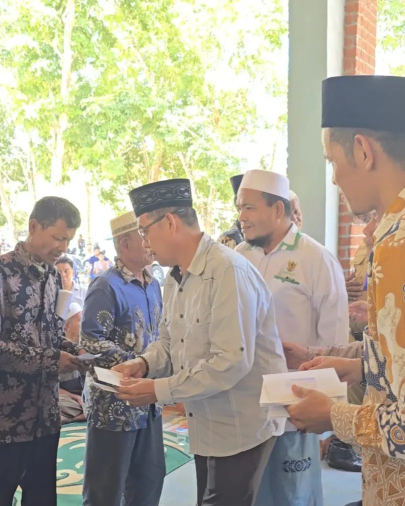 Bupati Salurkan Bantuan Rp1 Juta Per Orang Melalui Program Paluta Peduli