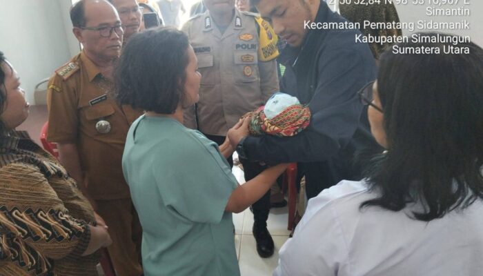 Polisi Serahkan Bayi Temuan Di Kebun Teh Tobasari Ke Dinsos Simalungun