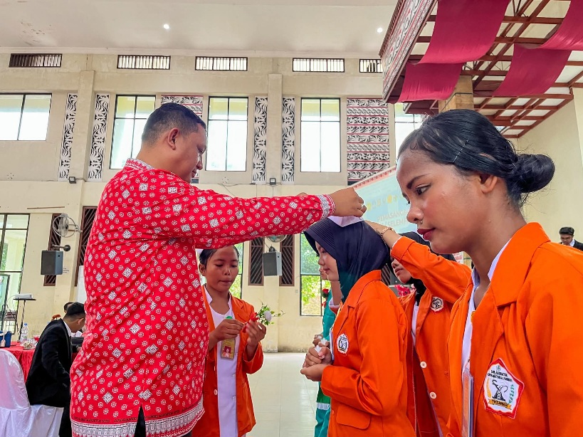 Pemko Siantar Apresiasi Capping Day SMK Kesehatan Trisakti Dan Tridarma