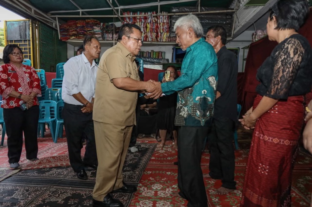 Wali Kota Wesly Sampaikan Duka Ke Keluarga Korban Kebakaran
