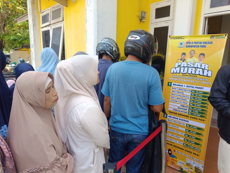 Ratusan Warga Pidie Berdatangan, Serbu Pasar Murah HUT Ke-61 Partai Golkar