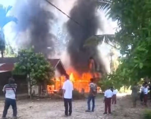 Rumah Warga Padanglawas Ludes Terbakar Saat Ditinggal Ke Kebun