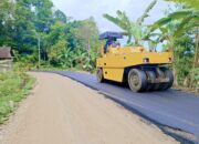 Yahdi Khoir Minta Kepala UPT PUPR Sumut Dan Konsultan Pengawas Cek Pengaspalan Di Nias