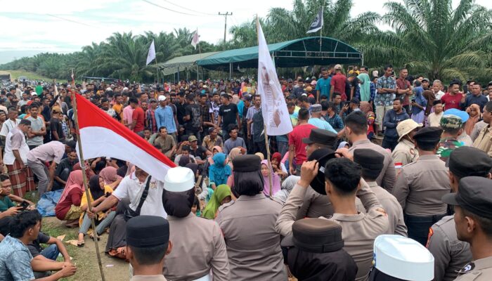 Polres Aceh Utara Kerahkan Ratusan Personel Amankan Aksi Blokade Jalan Di Cot Girek