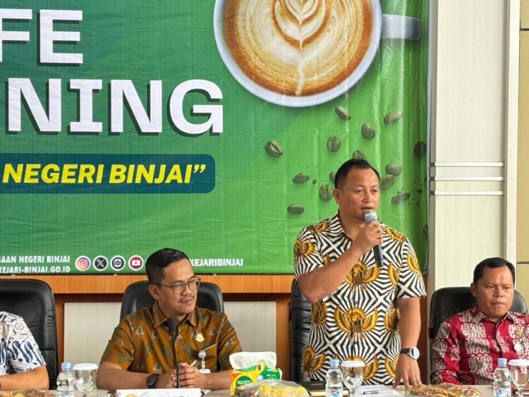 Ngopi Di Kejari Binjai: Iwan Setiawan Bangun Kedekatan dengan Insan Pers
