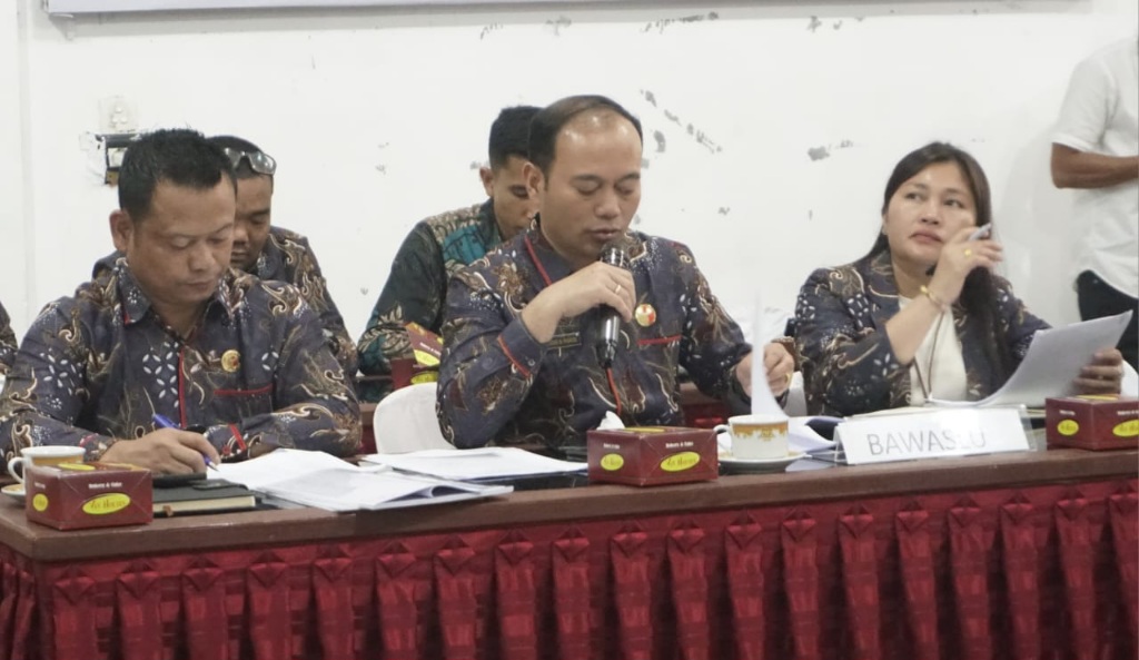 Rekapitulasi DPB Triwulan III, Bawaslu Humbahas Sampaikan Saran Perbaikan