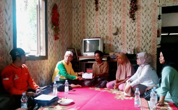 Baznas Palas Salurkan Bantuan Keluarga Korban Kebakaran Di Pintu Padang