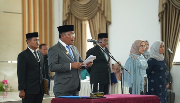 Wabup Deliserdang Lantik 13 Pejabat Administrator Dan 8 Fungsional