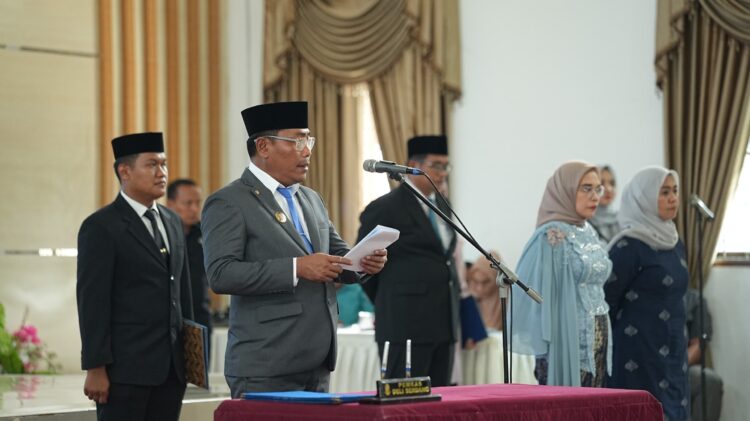 Wabup Deliserdang Lantik 13 Pejabat Administrator Dan 8 Fungsional