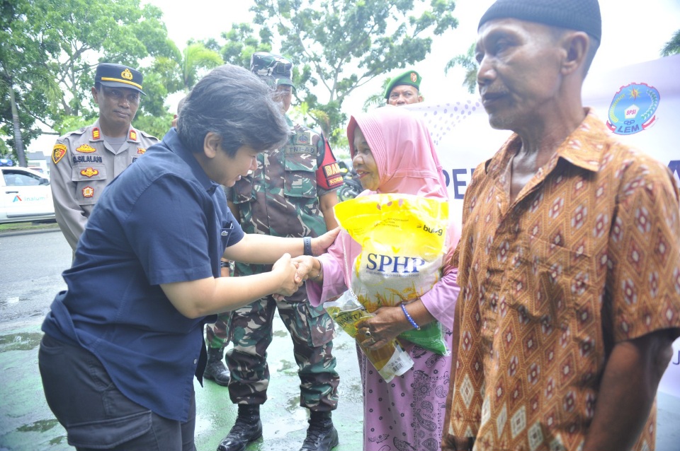 INALUM Bersinergi Dengan TNI Dan Polri Gelar Program Sembako Murah Bagi Warga Sekitar Perusahaan