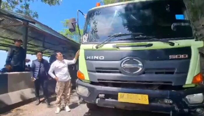 Senyum Sopir Truk Plat BK Di Geurute, Saat Wagub Aceh Dek Fadh Turun Menyapa