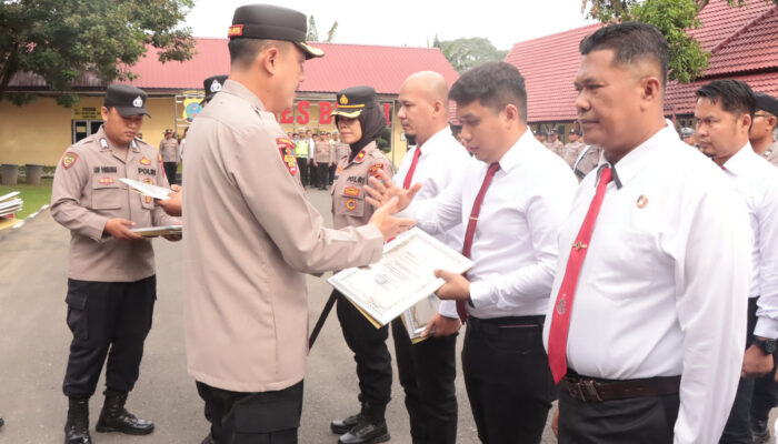 39 Personel Polres Binjai Terima Penghargaan Atas Prestasi Ungkap Kasus