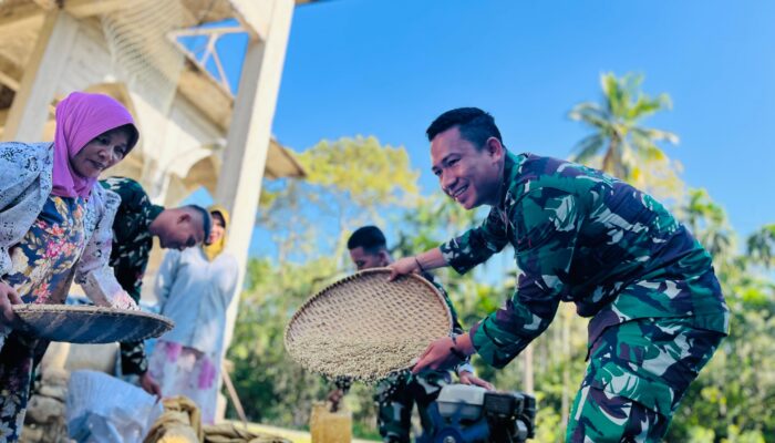 Batalyon TP-857/ GG Bantu Pengolahan Hasil Panen Petani Geumpang