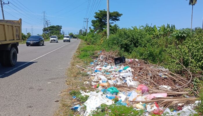 Pidie Kumuh, Tumpukan Sampah Di Pinggir Jalan Tak Cerminkan Daerah Syariat Islam