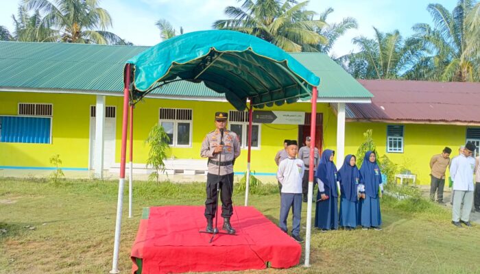 Kapolsek Simpang Kiri Pembina Upacara Di Ponpes RJ