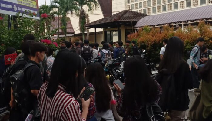 Akibat Dualisme Yayasan, Mahasiswa UDA Menjerit: “Kami Terlantar Di Kampus Sendiri”