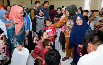 TP PKK Kota Binjai Tinjau Langsung Imunisasi dan Pemeriksaan Kesehatan Balita