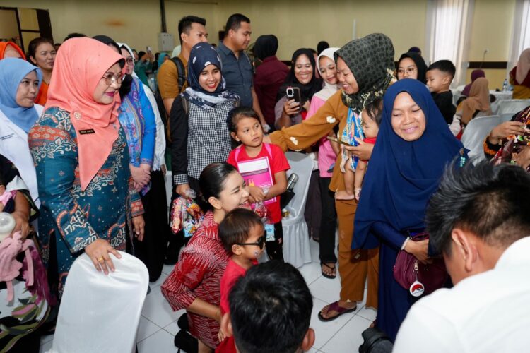 TP PKK Kota Binjai Tinjau Langsung Imunisasi dan Pemeriksaan Kesehatan Balita
