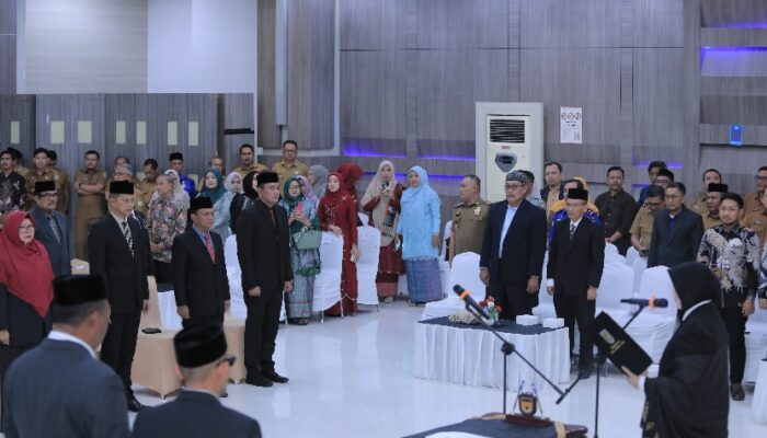 Illiza Lantik 17 Pejabat Tinggi Pratama, Tekankan Inovasi OPD