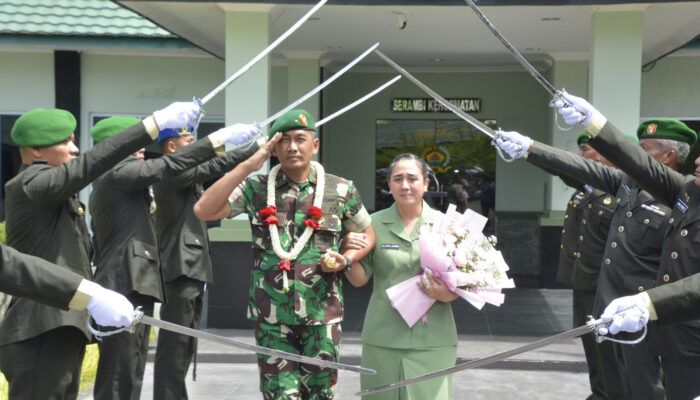 Pelepasan Danrem 023/KS Brigjen TNI Jansen Diwarnai Air Mata