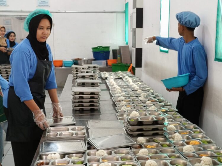 SPPG Sei Buluh Genjot Pemenuhan Gizi Siswa Lewat 3.989 Porsi Makanan Bergizi