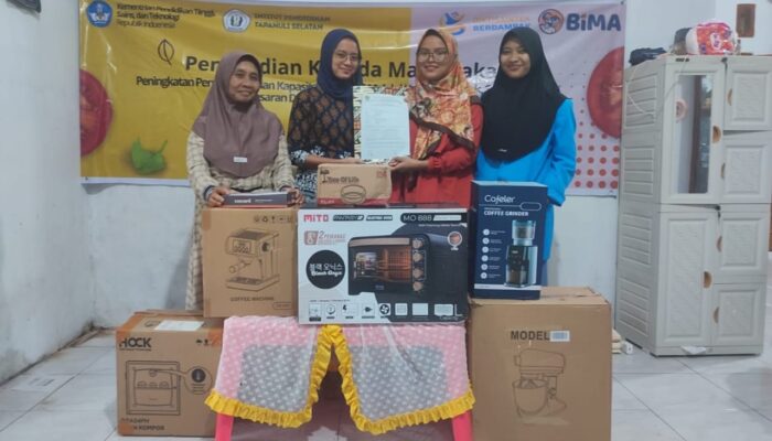 Dosen IPTS Edukasi Pelaku Usaha Mikro Tapsel Tingkatkan Produksi