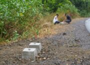 Sebulan Dipasang, Puluhan Tiang Rambu Di Lintas Krueng Raya-Laweung Raib