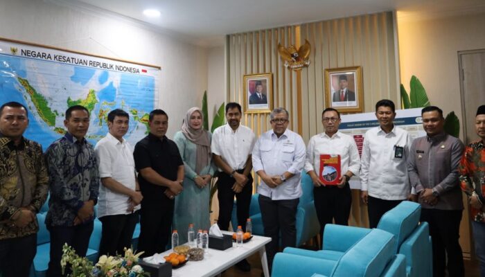 Mualem Temui Wamen PKP Usulkan Inpres Rumah Mantan Kombatan GAM