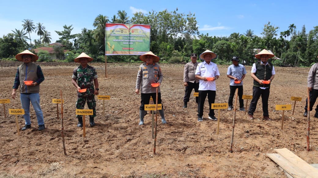 Polres Aceh Tamiang Tanam Jagung Serentak