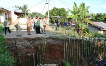 Bupati Batubara Tinjau Lokasi Longsor