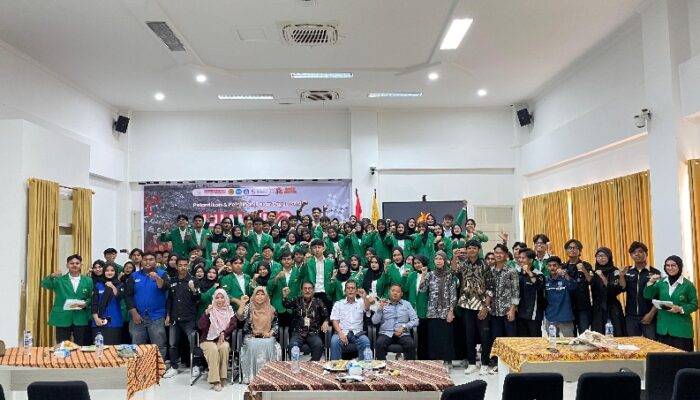 Dekan FISIP Unimal, Dr. Teuku Zulkarnaen: Mahasiswa Komunikasi Harus Berani Dan Cerdas
