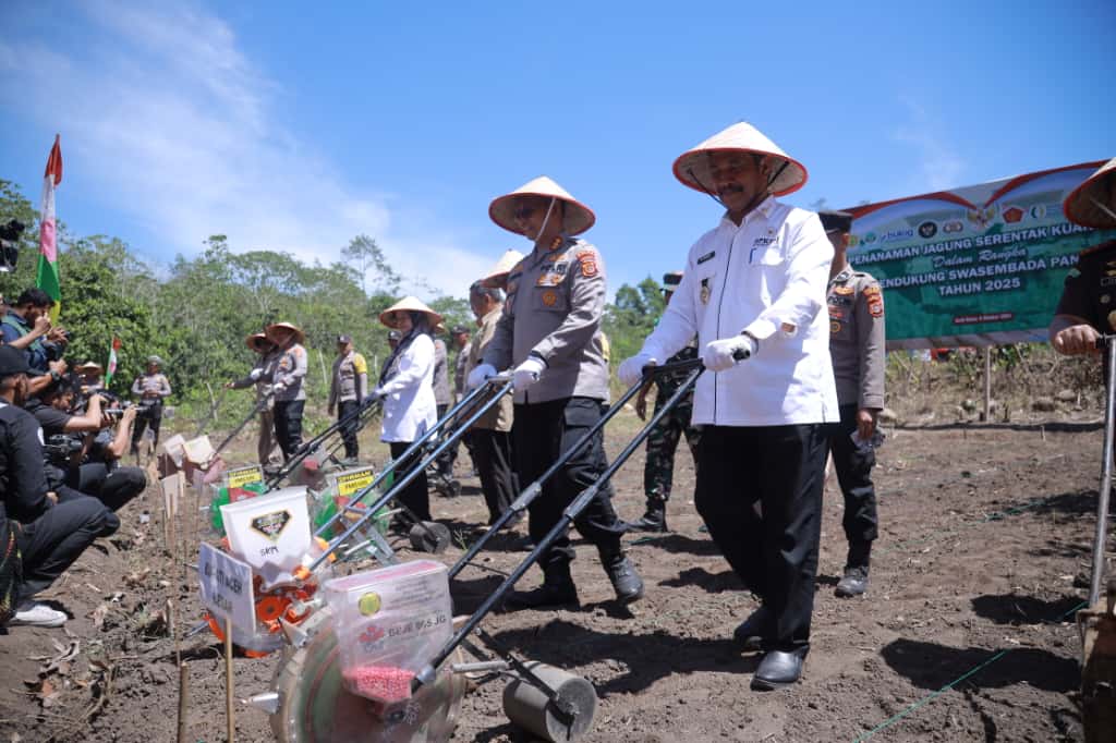 Wakil Bupati Aceh Besar Dampingi Kapolda Tanam Jagung Serentak Kuartal IV