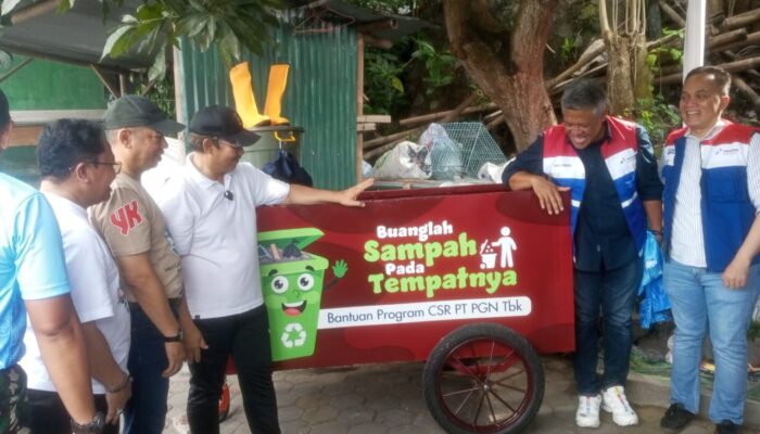 PGN Serahkan Bantuan CSR 50 Gerobak Sampah Dan Insinerator, Dukung Pengelolaan Sampah Di Yogyakarta