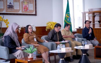 Pemimpin Wilayah Perum Bulog Sumut, Budi Cahyanto, menjelaskan bahwa jagung pakan yang disalurkan merupakan Jagung Pipil Kering (JPK) hasil pengadaan dalam negeri, dengan kadar air maksimal 14 persen dan kandungan aflatoksin maksimal 50 ppb.