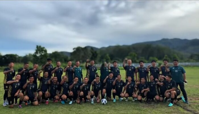 Polres Madina Dan Polres Padang Sidempuan Jalin Kekeluargaan Dengan Bermain Sepakbola
