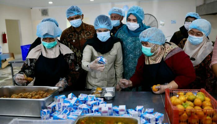 Dampingi Wamen Isyana, Ketua TP-PKK Aceh Ajak Masyarakat Dukung Program MBG