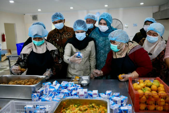 Dampingi Wamen Isyana, Ketua TP-PKK Aceh Ajak Masyarakat Dukung Program MBG