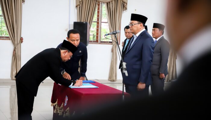 Asri Ludin Tambunan Lantik Dedi Maswardy Jadi Sekda Deliserdang