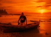 Menyapa Senja Di Pantai Ujong Pie