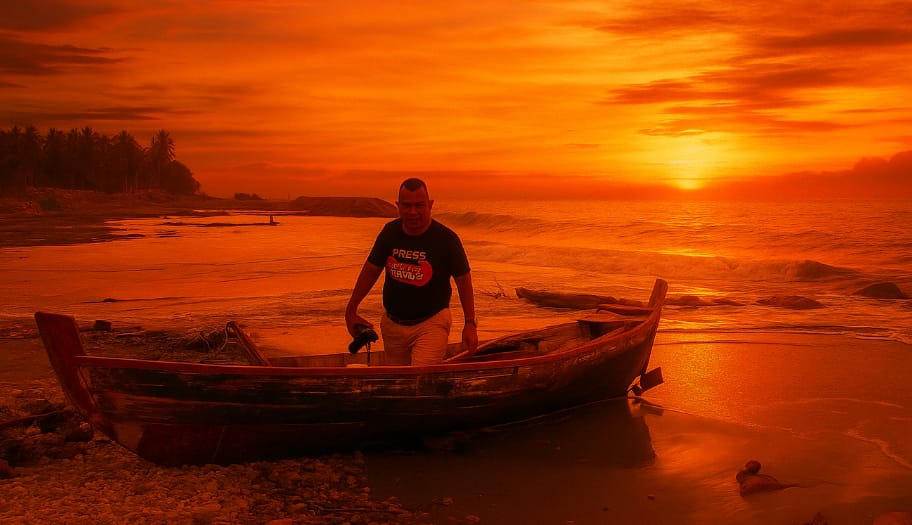 Menyapa Senja Di Pantai Ujong Pie