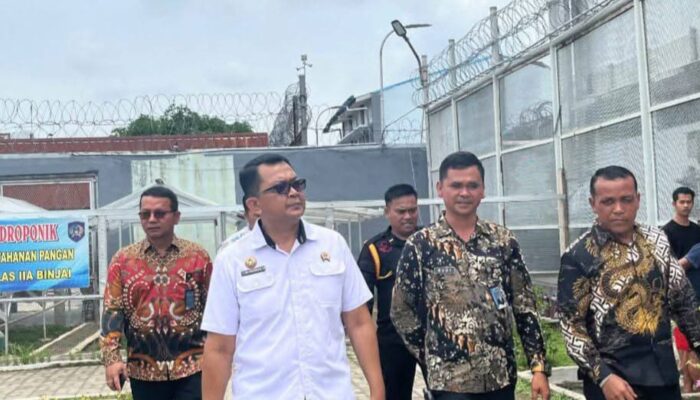 Tingkatkan Disiplin, Kalapas Binjai Sidak Blok dan Kamar Hunian