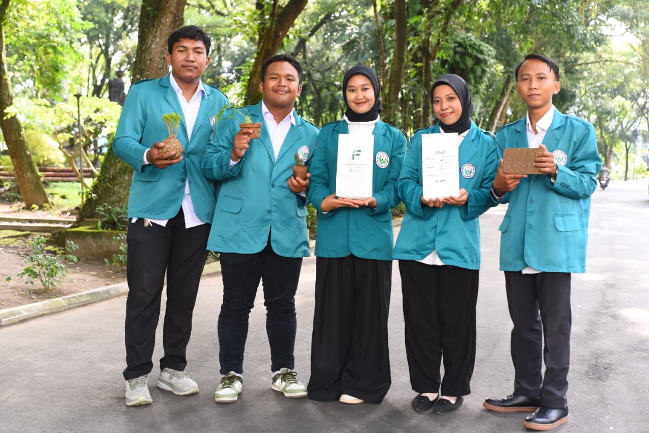 Mahasiswa PKM-K Unimed Ciptakan Solusi Ramah Lingkungan: Busa Bunga dari Limbah Ampas Tebu