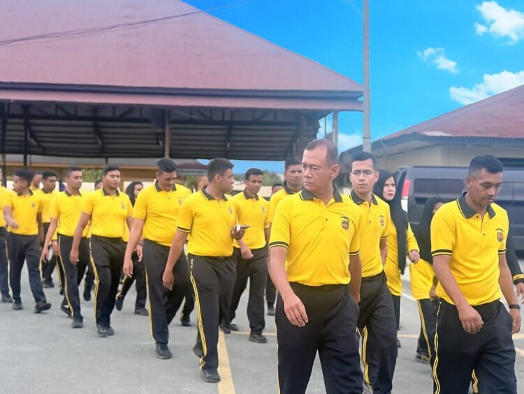 Di Bawah Langit Pagi, Langkah Seirama Di Polres Pidie