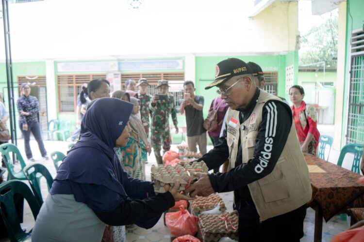 Bupati Simalungun Tinjau Banjir Serbelawan Dan Bantu Warga Terdampak