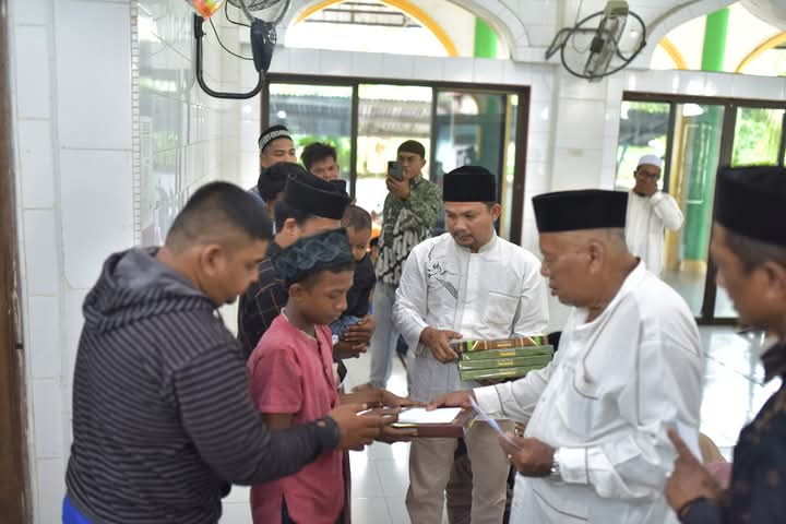 Peringati Maulid, Sungai Pauh Tanjong Santuni 39 Anak Yatim