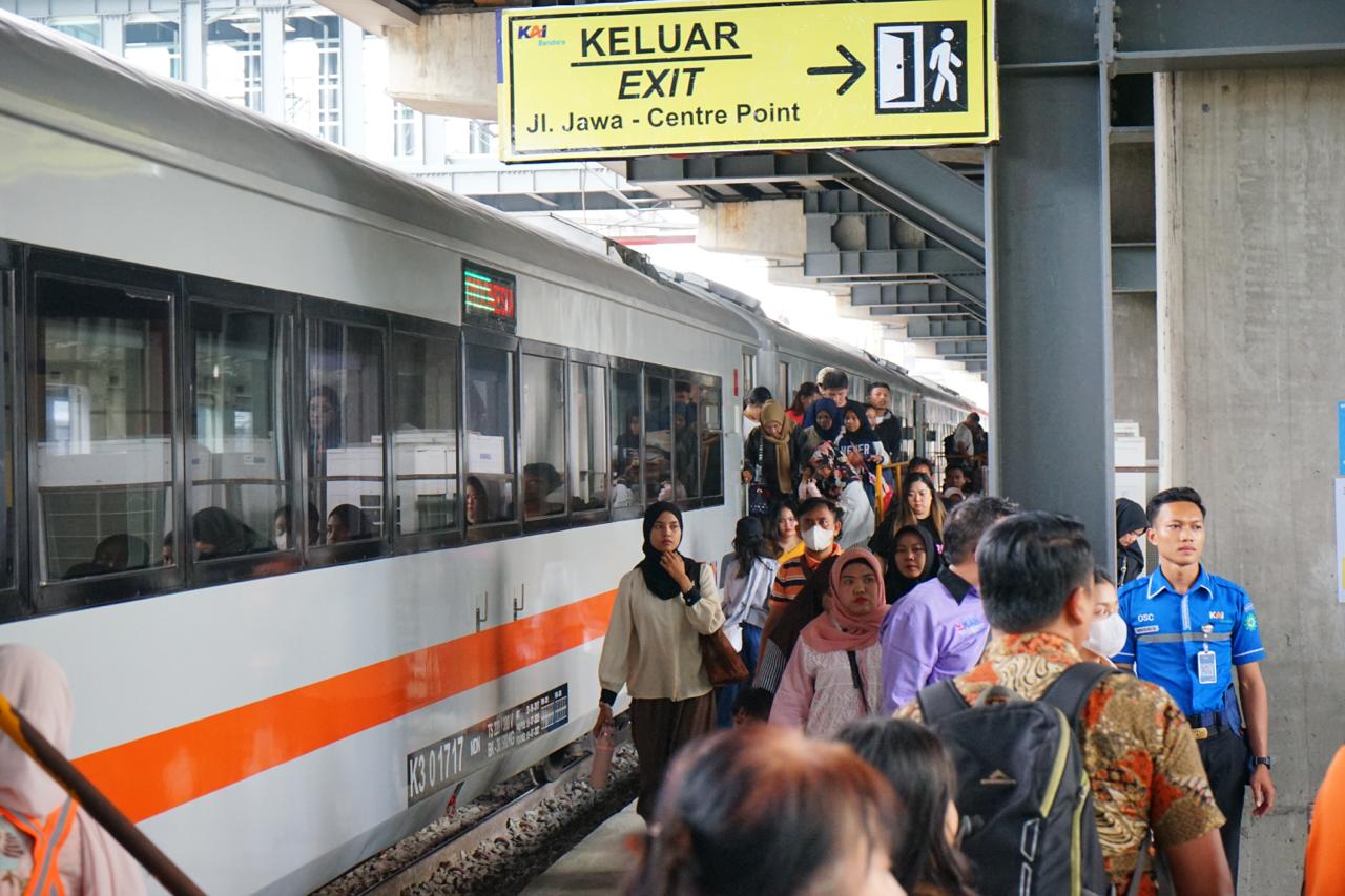 Layanan KA Srilelawangsa Catat Pertumbuhan Penumpang Hingga 81%