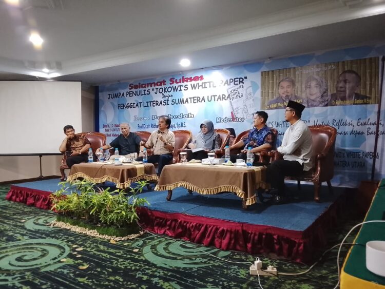 Roy Suryo Janji Terbitkan Buku “Gibran Black White”