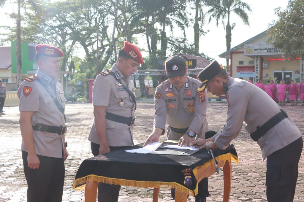 Kapolres Nias Pimpin Sertijab Kasat Dan Kapolsek
