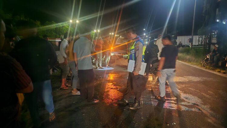 Tragedi Di Tarutung: Pengendara Motor Tewas Terlindas Mobil